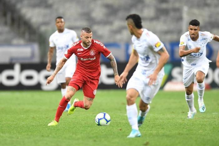 Adiós, El Diente! Internacional vende Nico López