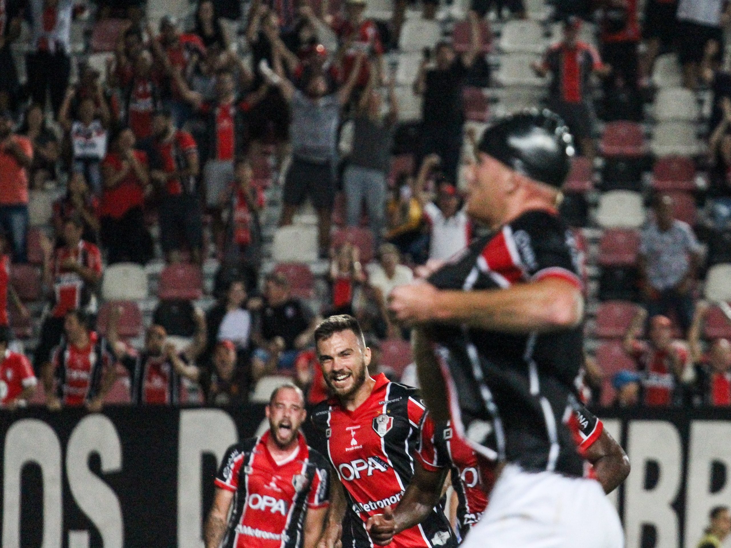 Joinville bate Tubarão e estreia com pé direito no Catarinense