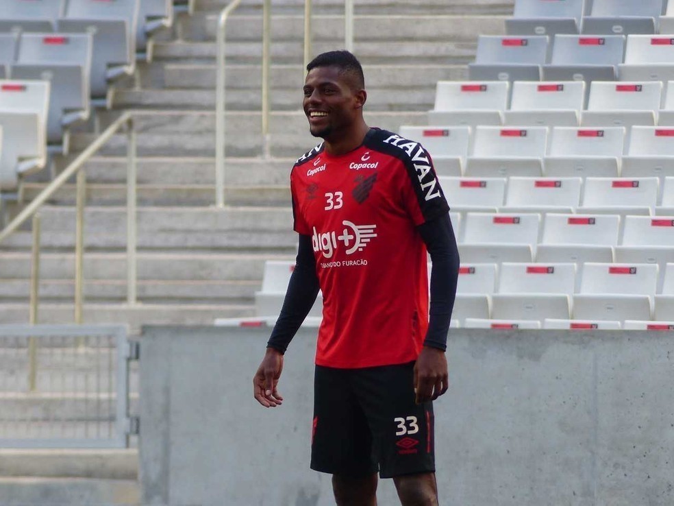 Athletico-PR empresta Abner Felipe ao Água Santa