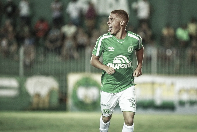 Chapecoense e Lagarto eliminam times do Rio