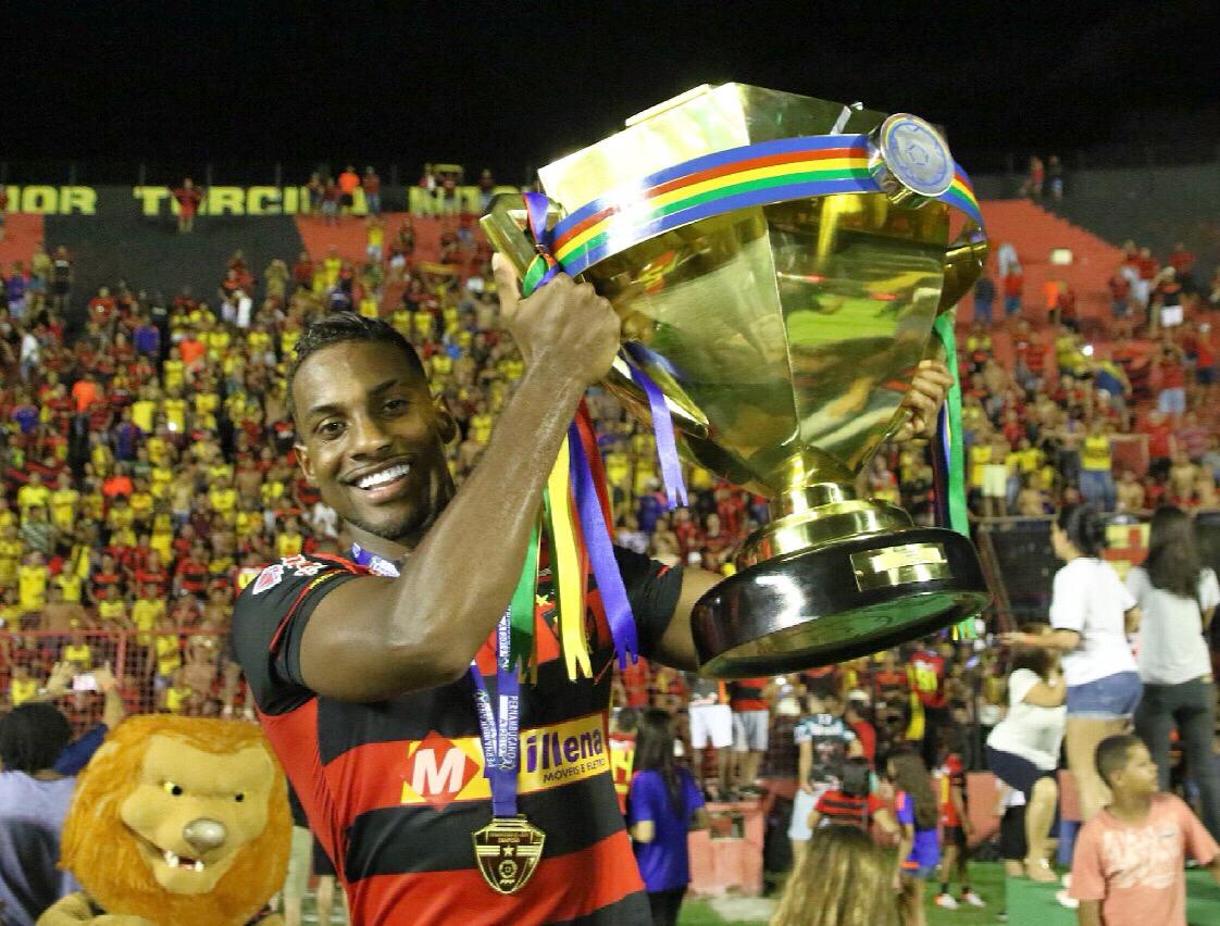 Em meio a pandemia, João Igor, volante do Sport, fala sobre trajetória no Leão