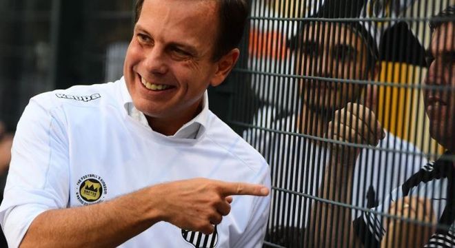 Clubes paulistas pressionam João Dória para o retorno do futebol