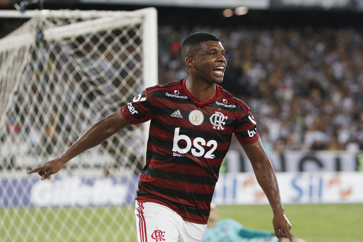 Lincoln, do Flamengo, desperta o interesse do Lokomotiv Moscou