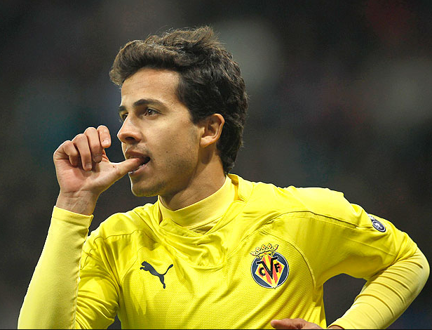 Colecionador de golaços e exemplo de superação, Nilmar completa 36 anos