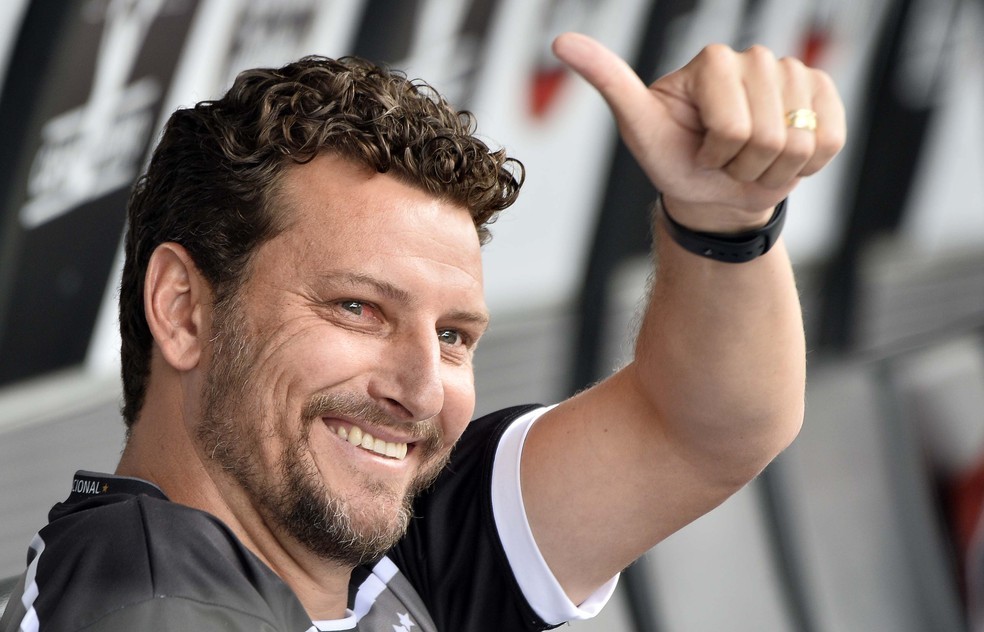Elano é o novo treinador do Figueirense