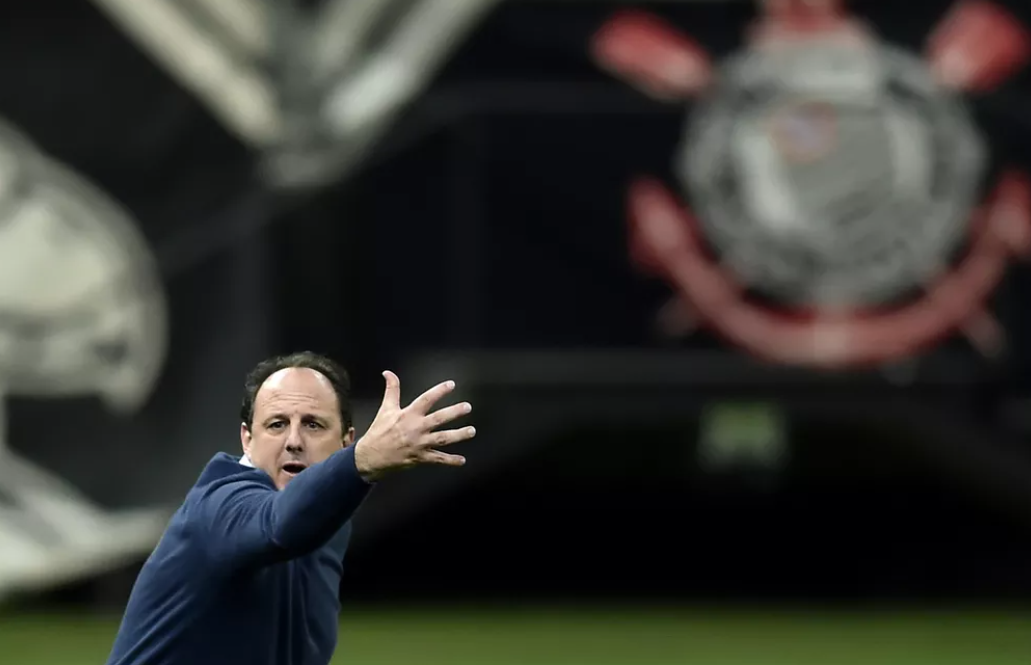 Rogério Ceni fala se o Corinthians o procurou