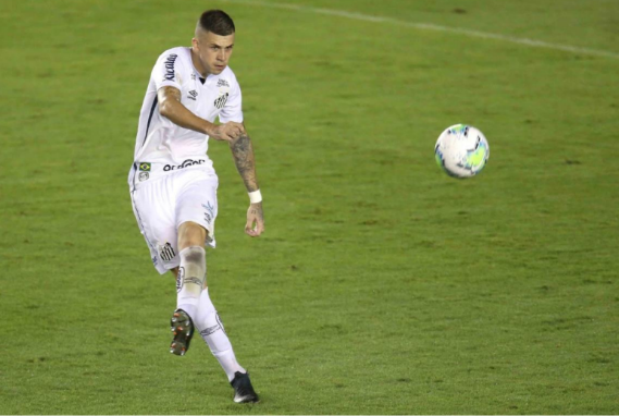 Jobson é destaque com boas estatísticas no Santos e almeja a titularidade