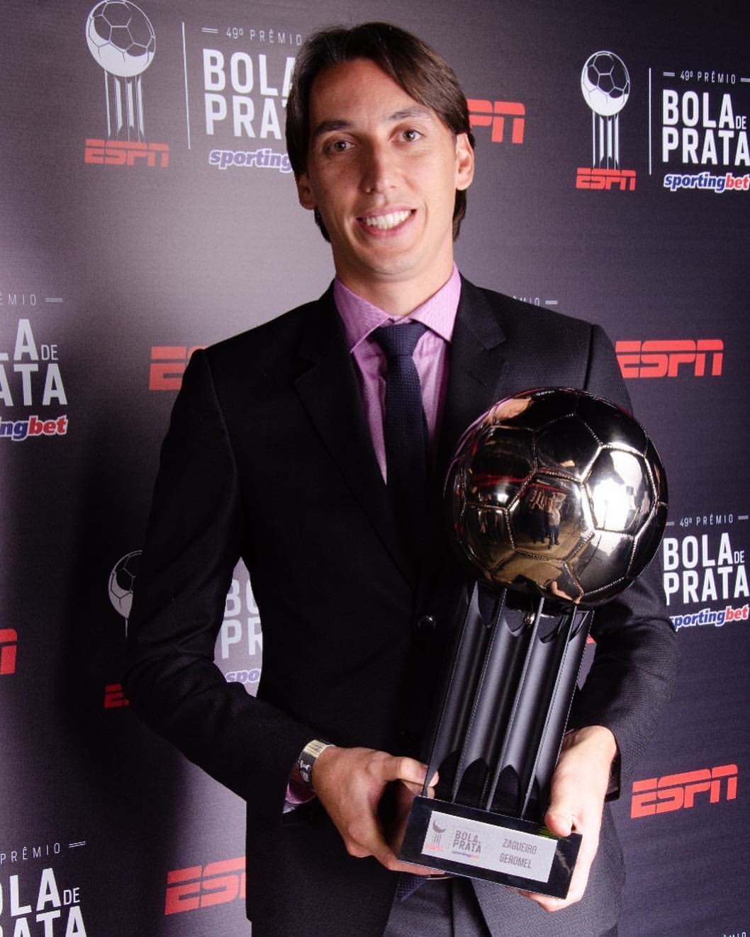 Dia do Geromito! Parabéns, Geromel, pelos seus 35 anos!