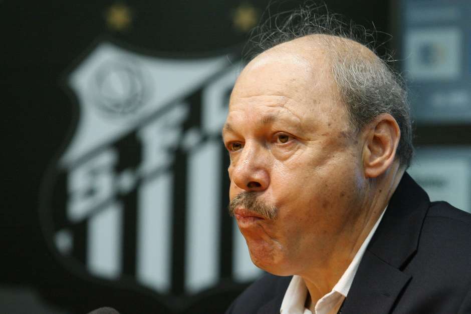 José Carlos Peres é afastado da presidência do Santos