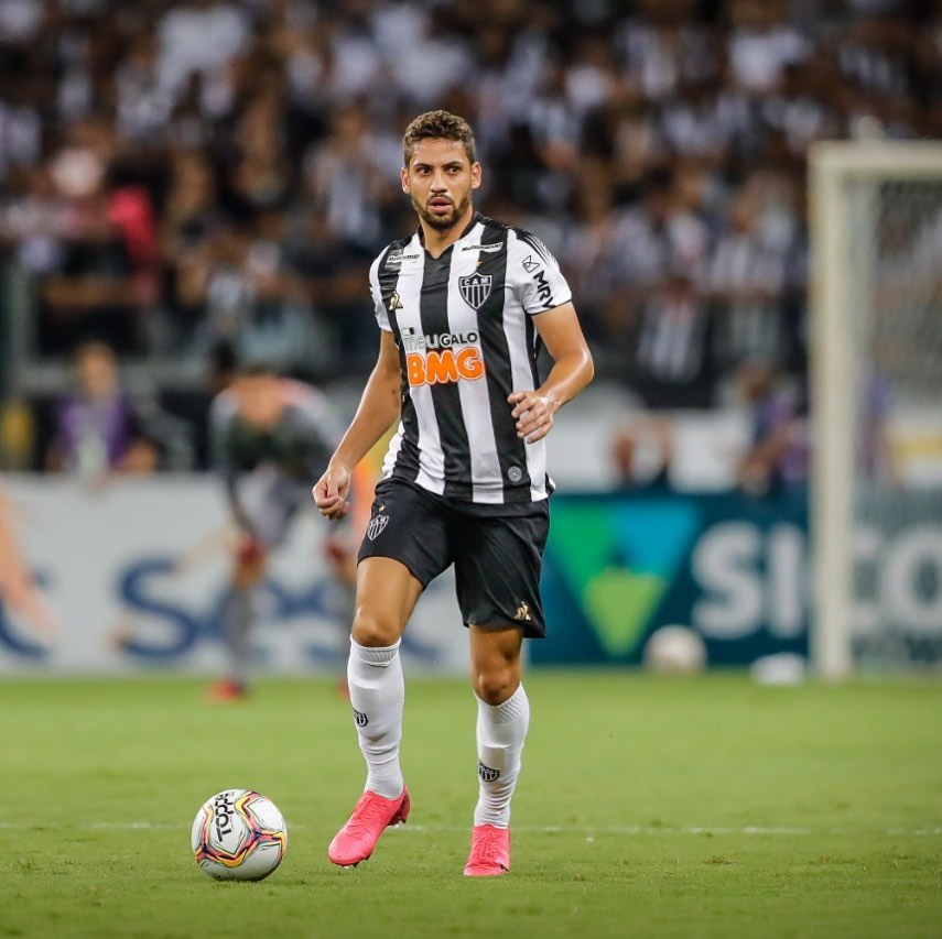 Atlético-MG negocia zagueiro Gabriel com Corinthians