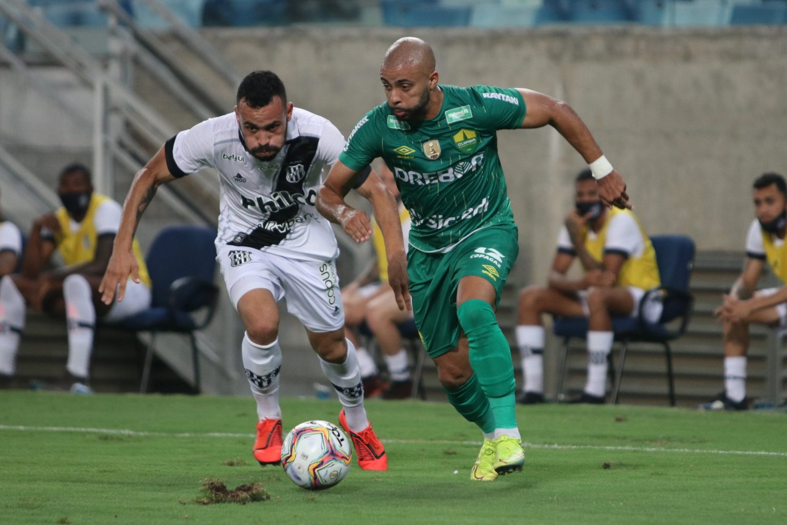 Cuiabá vence a Ponte Preta e se mantém na liderança da Série B