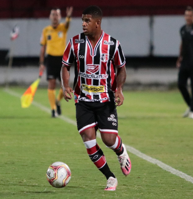 Jáderson valoriza oportunidades e sequência no Santa Cruz