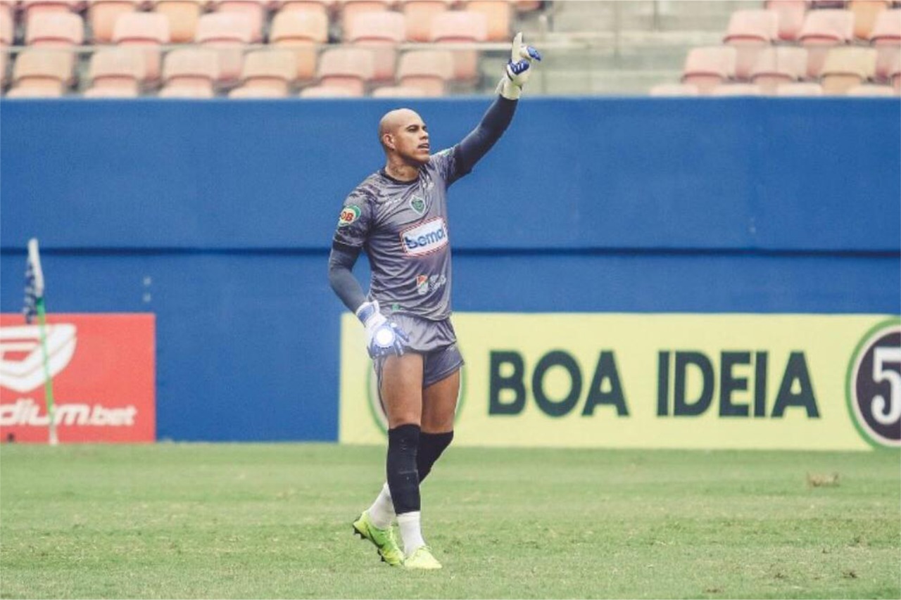 Manaus vence em estreia de Gleibson