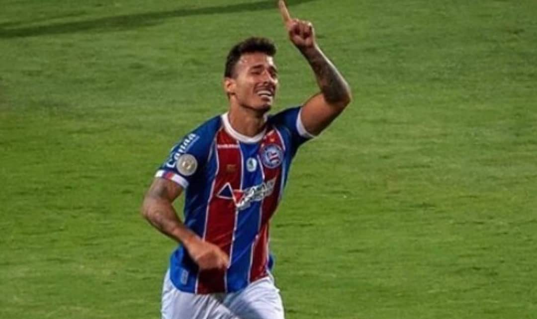 Lateral Zeca, se emocionou ao lembrar da mãe: “Agora ela está olhando por mim”