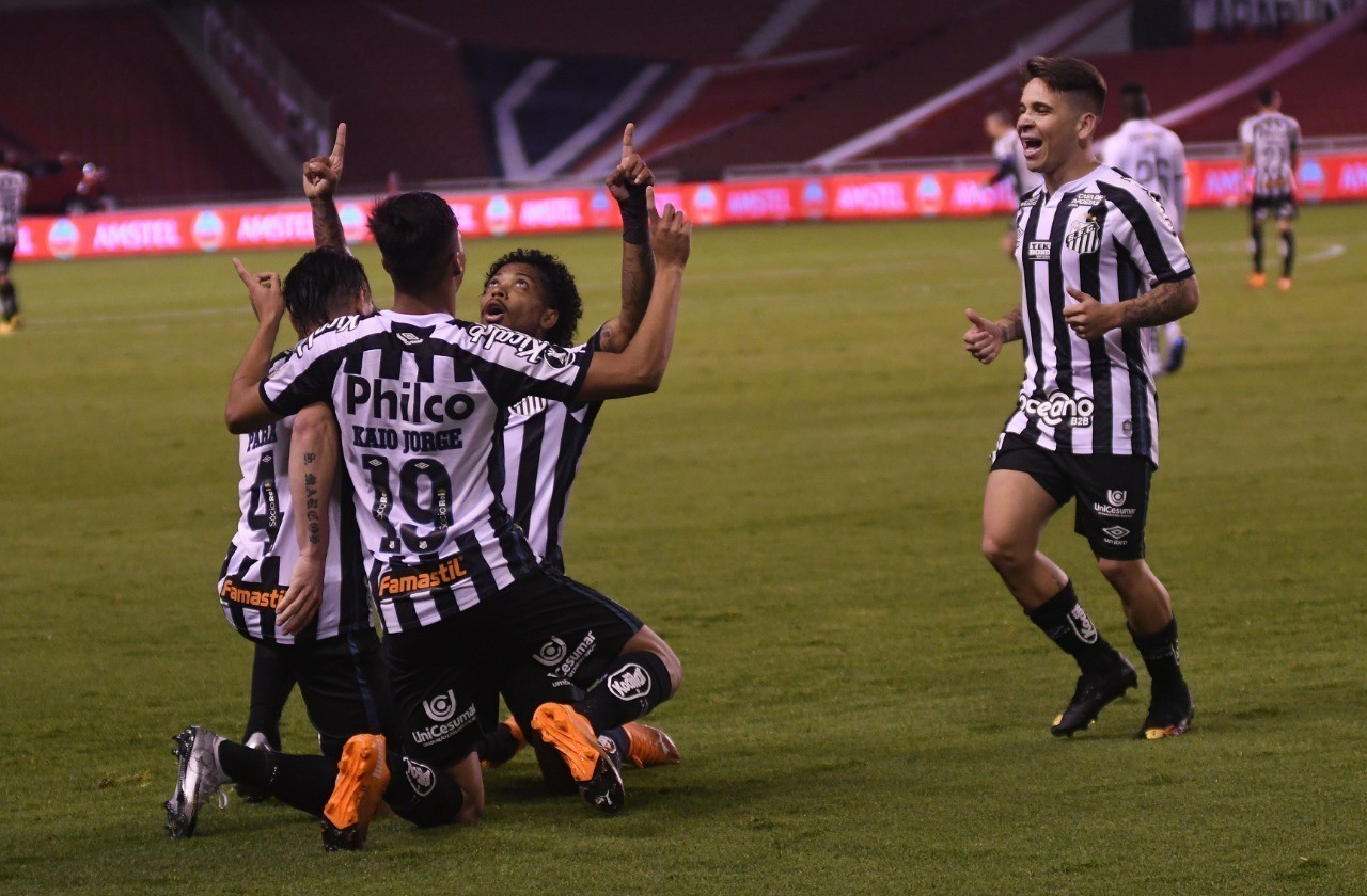 Santos vence LDU e a altitude do Equador