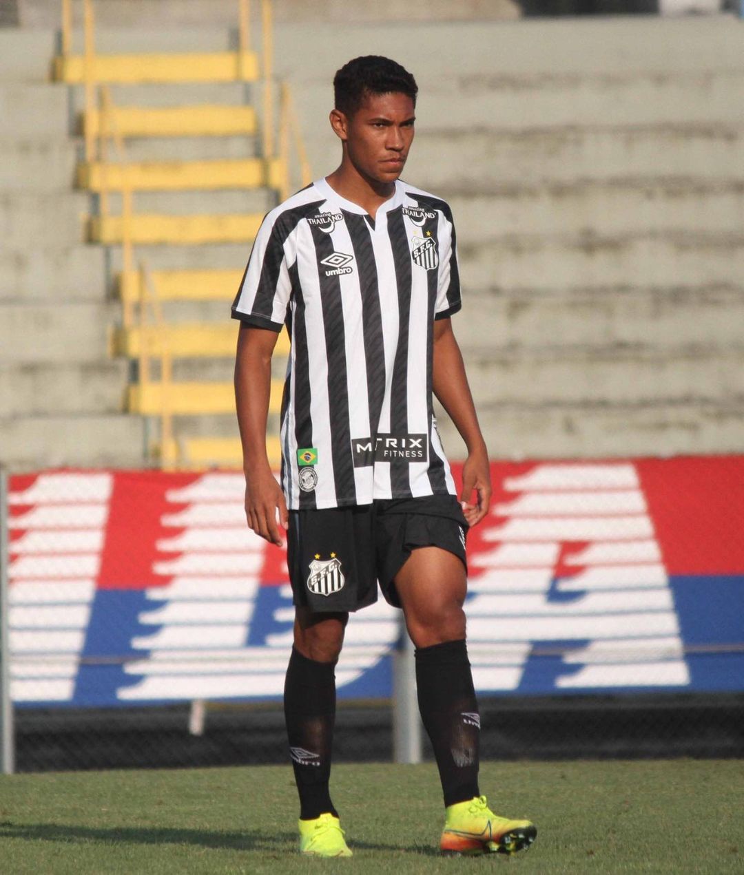 Vin&iacute;cius Balieiro, o jovem que pode estrear contra o Internacional