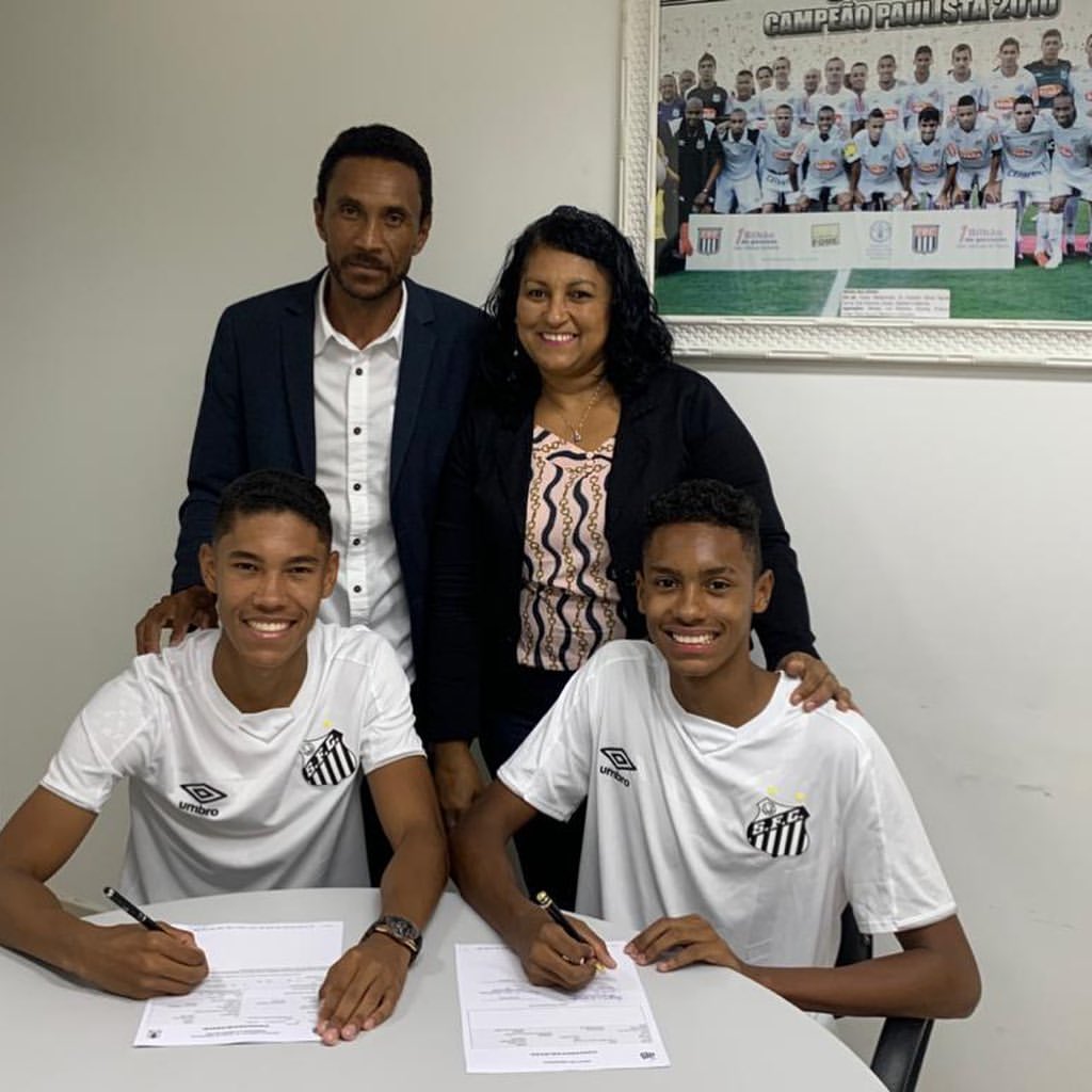 Vinícius e Thiago Balieiro, os irmãos que viraram as novas promessas do Santos
