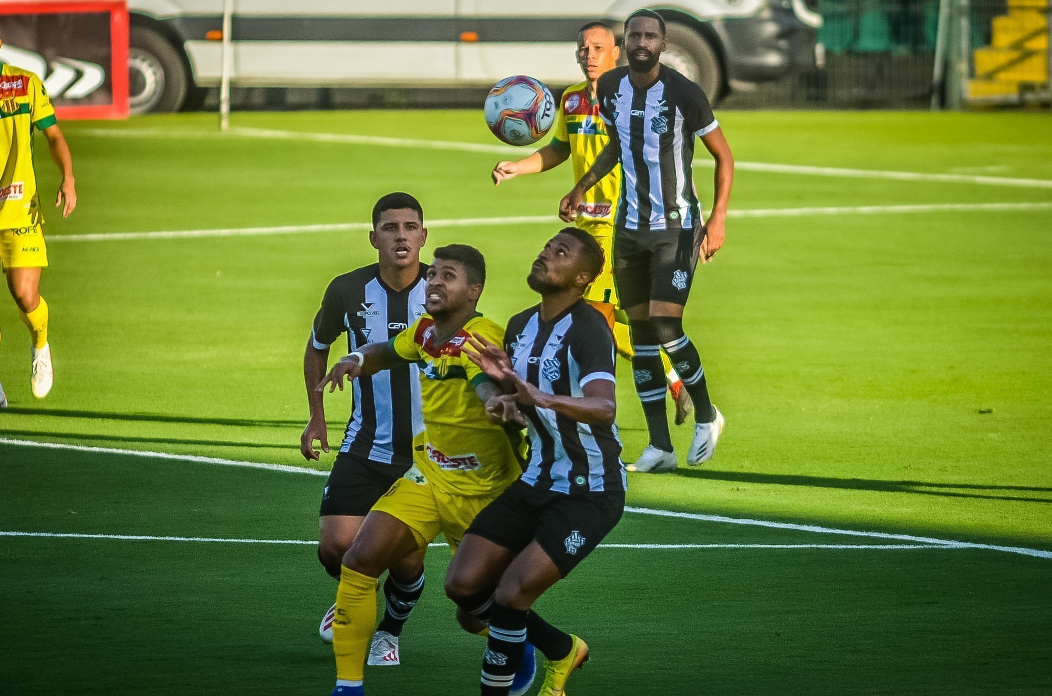 Com gol nos acréscimos, Sampaio Corrêa vence Figueirense pela Série B