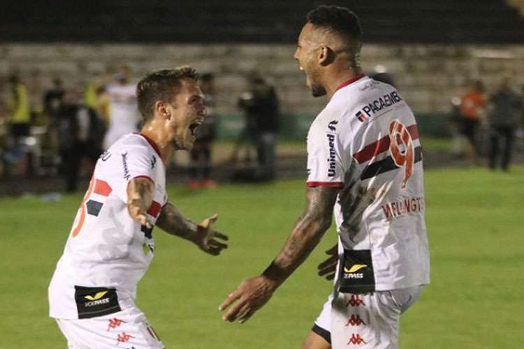 Botafogo-SP derrota Ponte Preta, volta a vencer e esboça reação na Série B