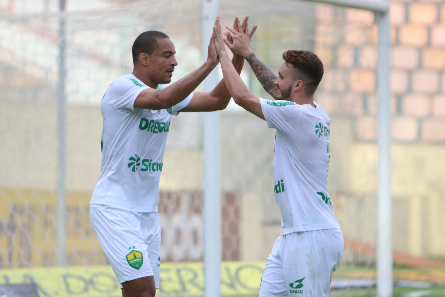 O sonho segue vivo! Cuiabá bate Oeste em Barueri e volta ao G4