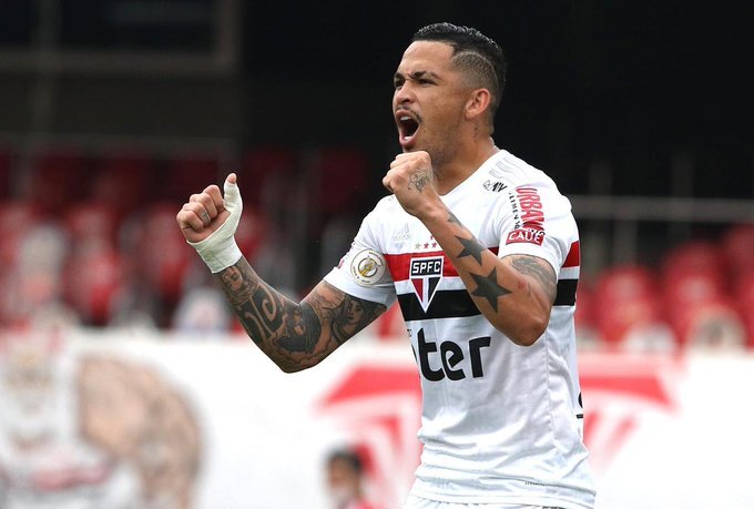 São Paulo vence Sport e se isola ainda mais na liderança do Brasileirão