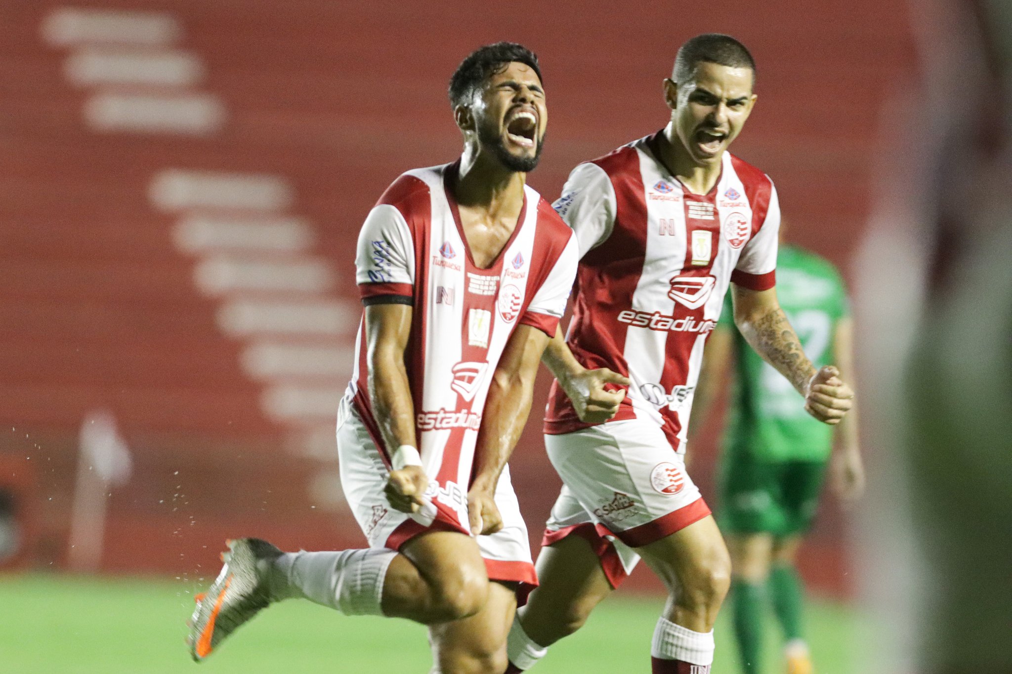 Náutico vence o Guarani e segue na luta para deixar o Z4