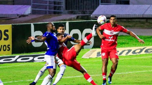 CRB e Cruzeiro empatam em Maceió pela Série B do Brasileiro