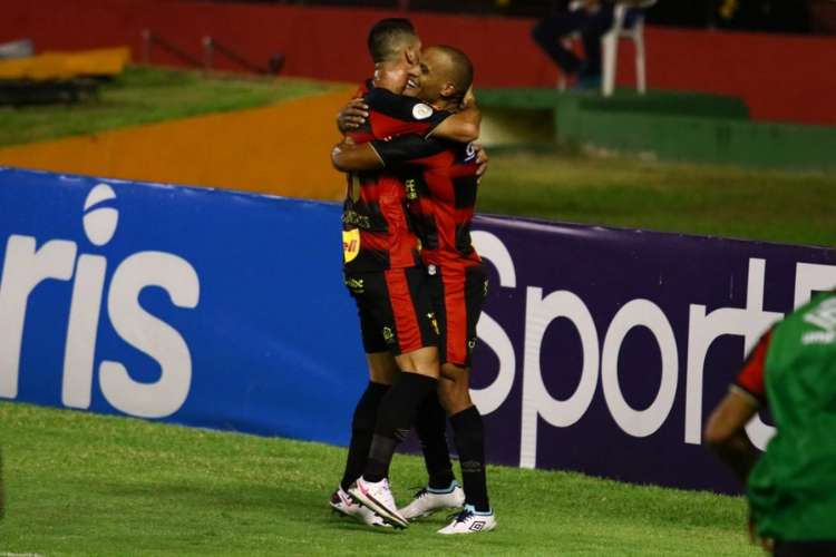 Nevou em Recife! Sport vence Coritiba e respira na luta contra a degola na Série A