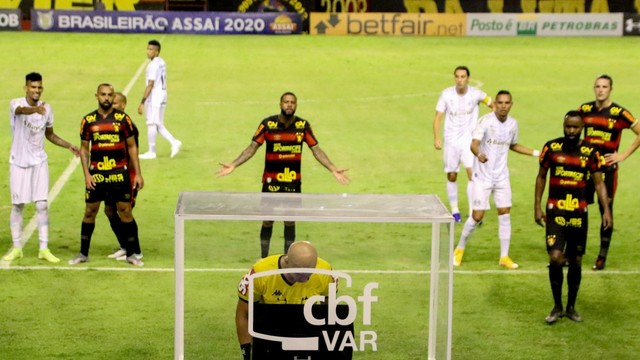 De pênalti, Grêmio arranca empate com Sport na Ilha do Retiro