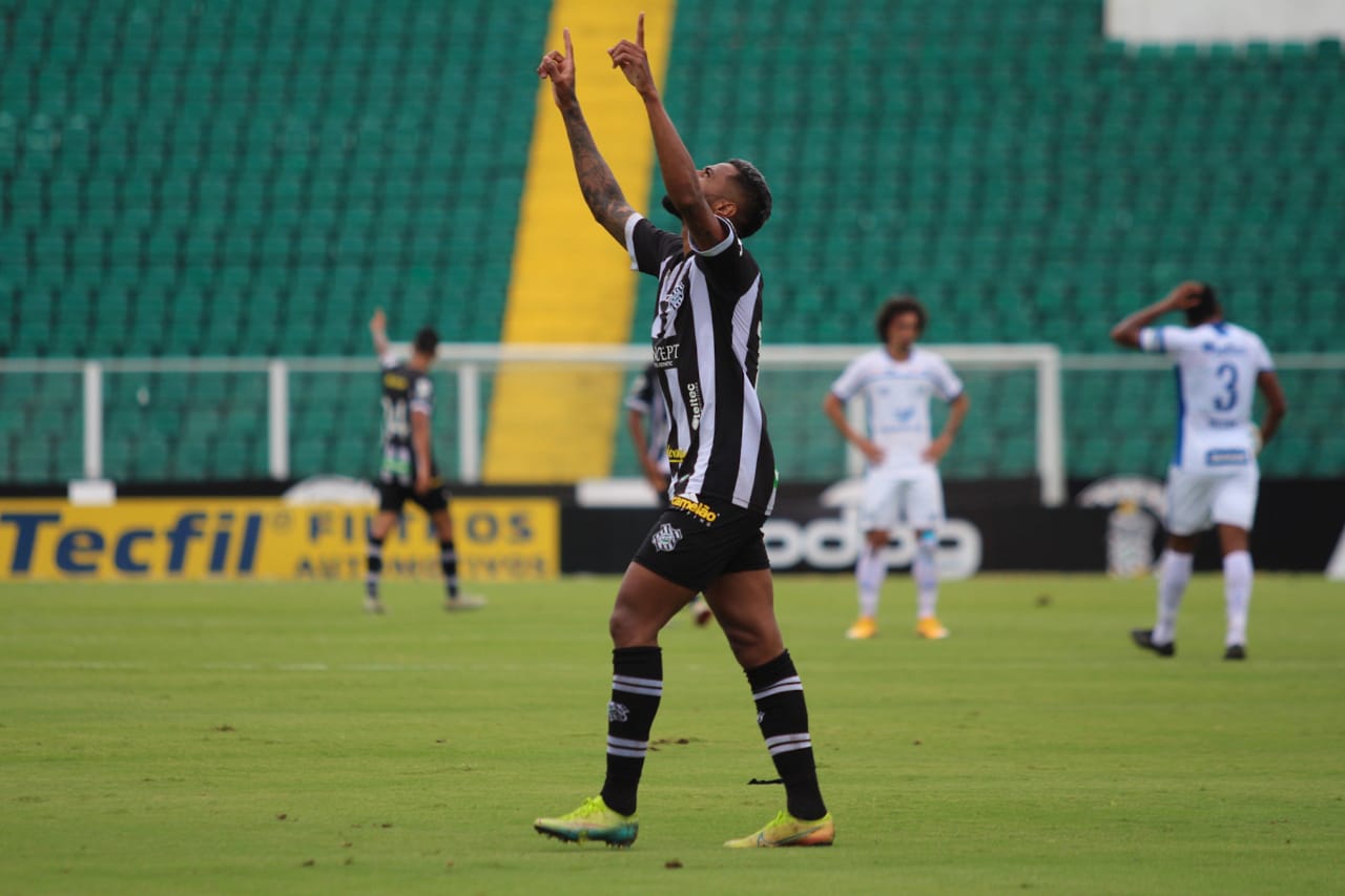 Figueirense ganha o clássico e sai momentaneamente do Z4 da Série B 2020