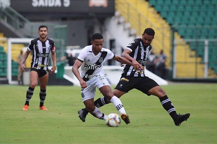 Ponte Preta goleia Figueirense em partida de encerramento da Série B