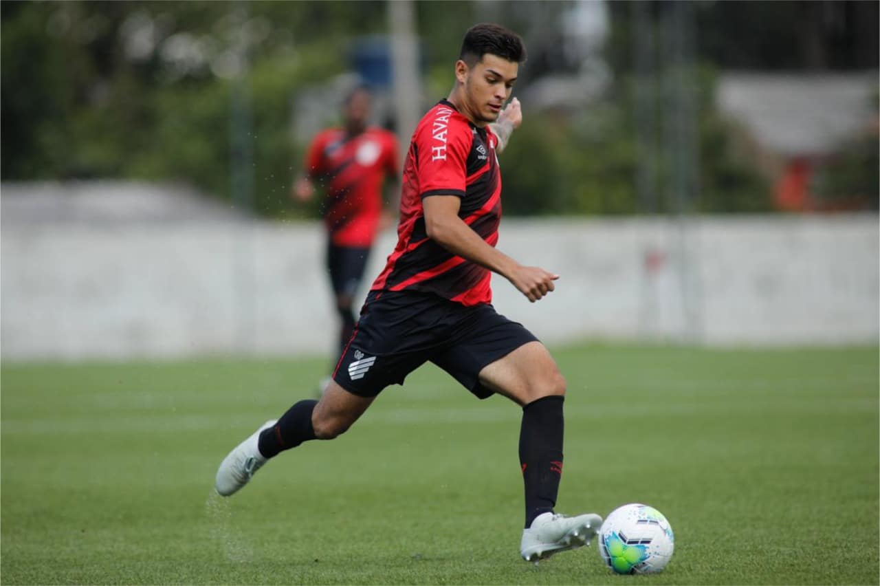 Vialle pede atenção em decisão contra o Flamengo 