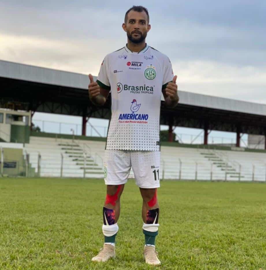 Gilberto Macena comemora retorno aos gramados