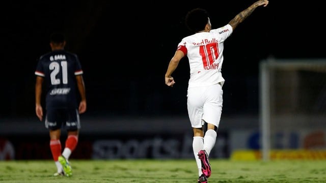 Bragantino humilha São Paulo pelo Campeonato Brasileiro