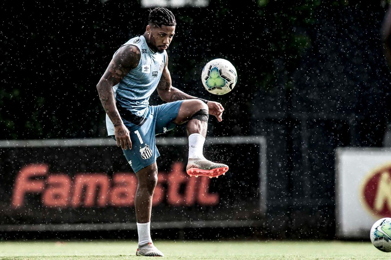 Santos tem desfalque para o jogo contra o Corinthians