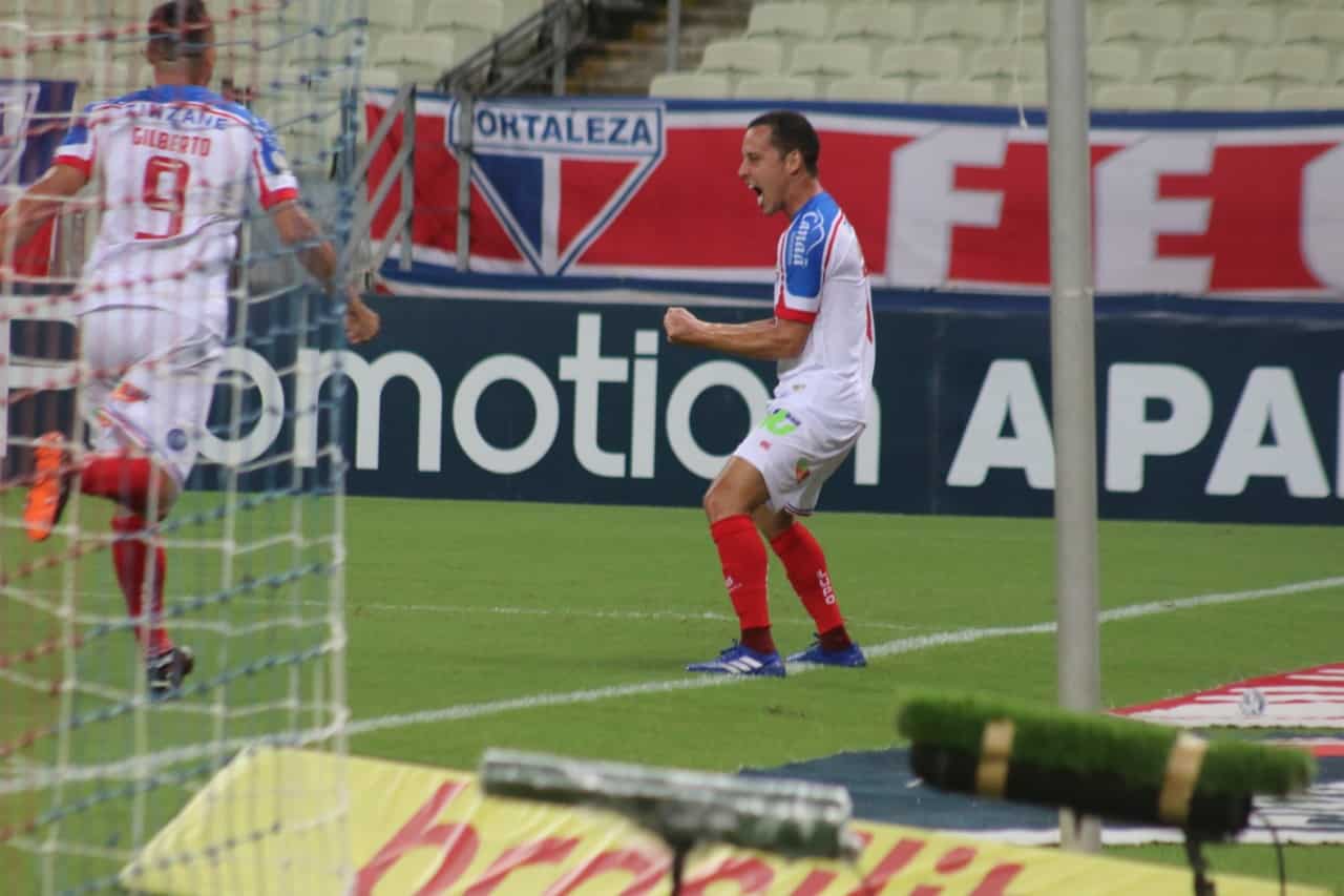 ‘Reidriguinho’ faz três, e Bahia goleia Fortaleza pelo Brasileirão