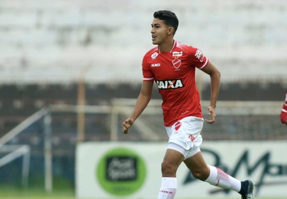 De volta ao Vila Nova, Artur Cassiano fala de passagem pelo Corinthians e meta: “buscar todos os títulos da temporada”