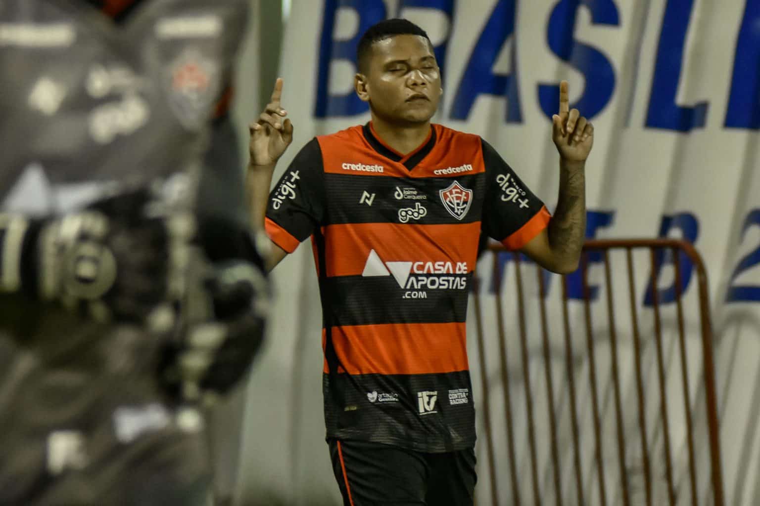 Vitória ganha ampliação de prazo por resposta sobre Guilherme Rend ao solicitar ao Jacuipense detalhes da proposta do Bahia