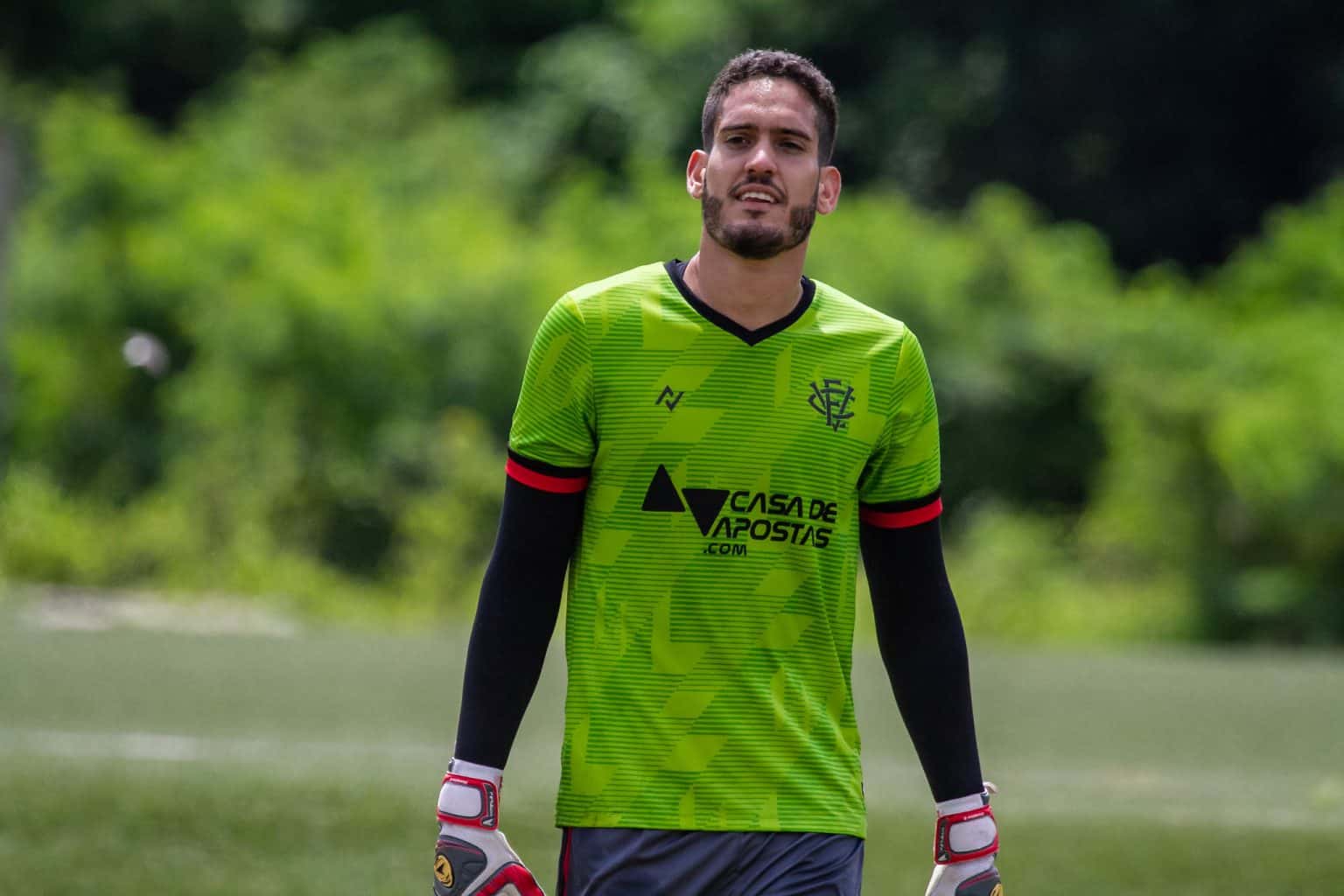 “Se não renovar, não vai jogar”, sinaliza presidente do Vitória