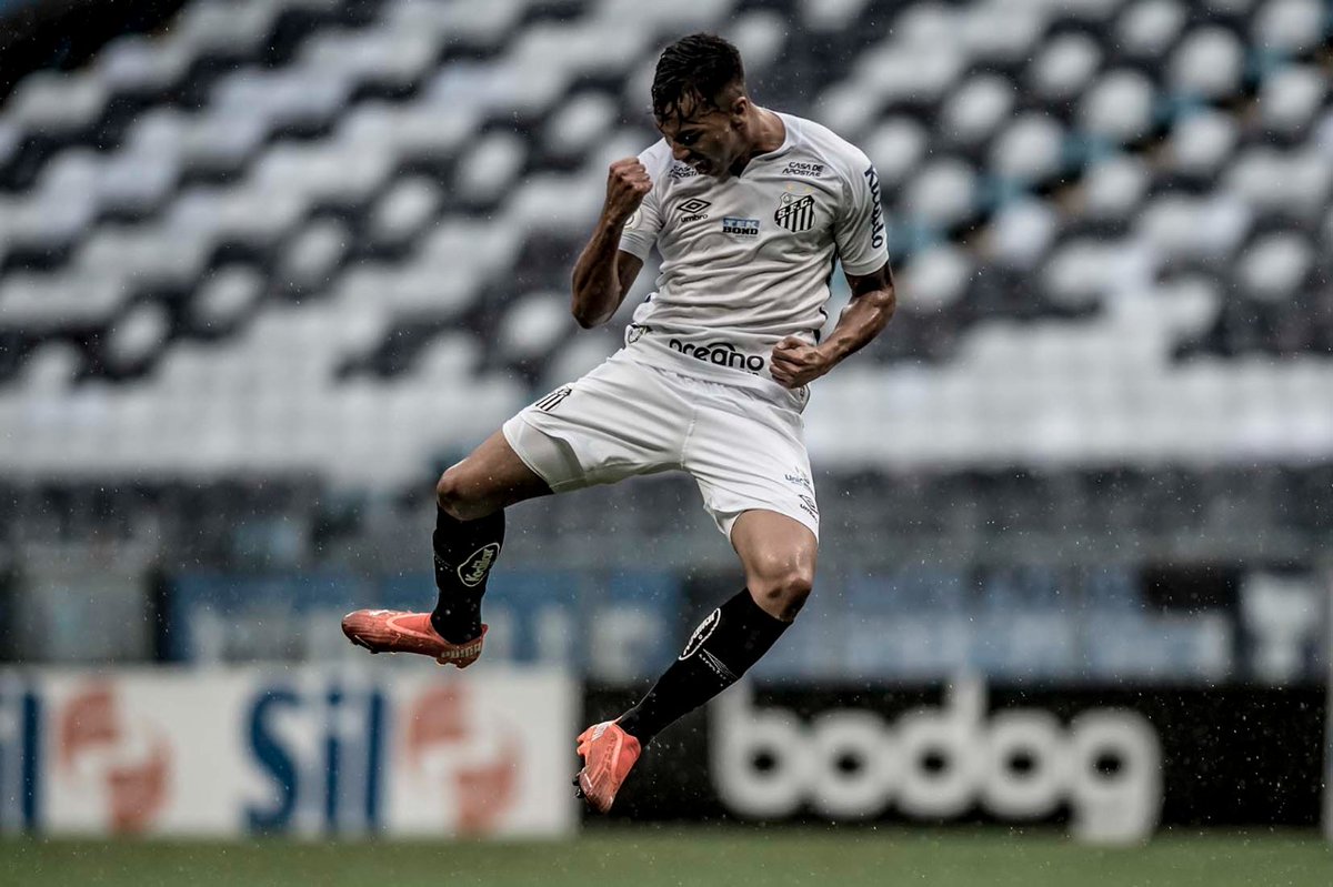 Santos recebe proposta milionária da Lazio por Kaio Jorge