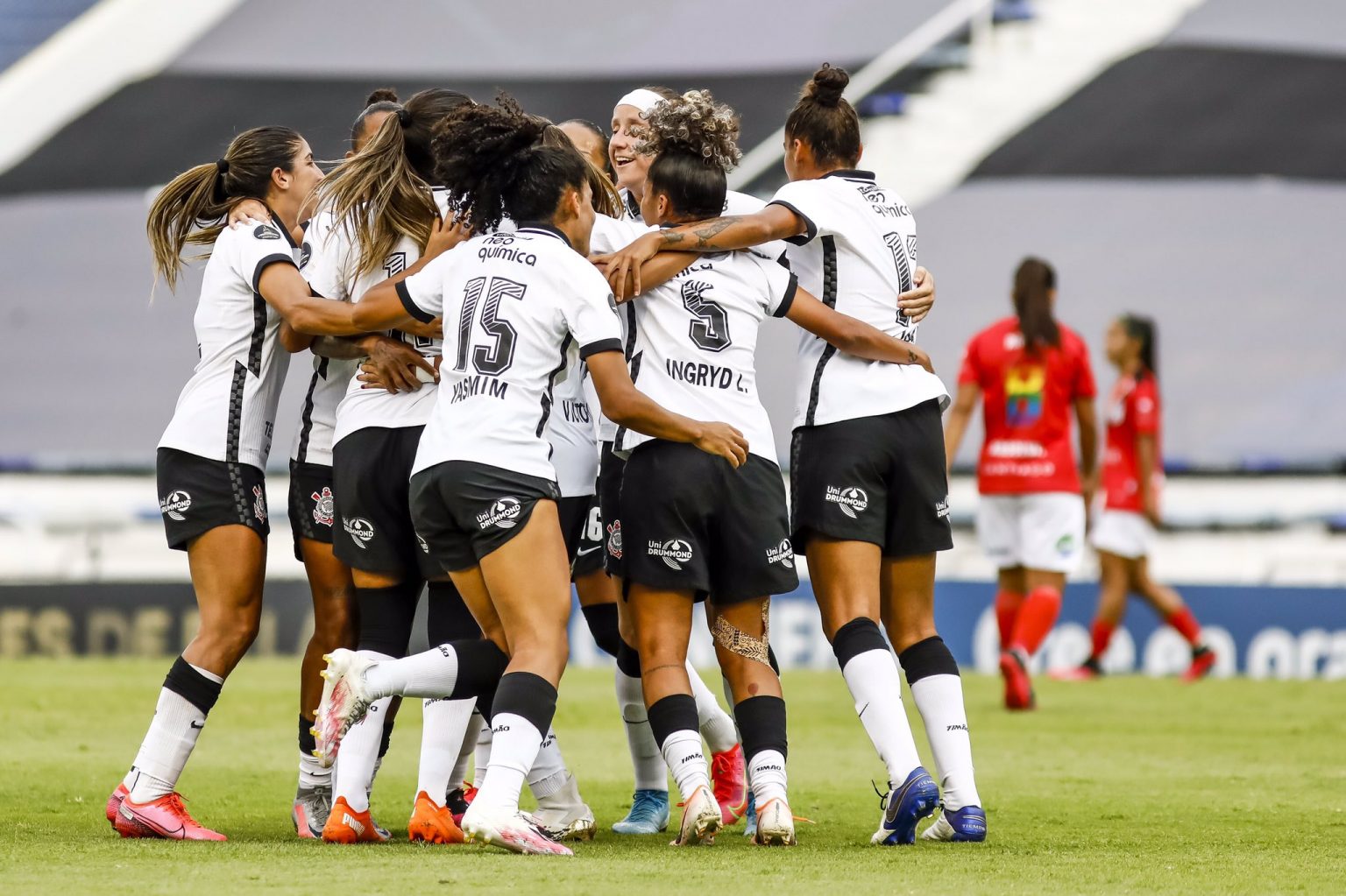 Corinthians: perfil feminino se destaca nas redes sociais