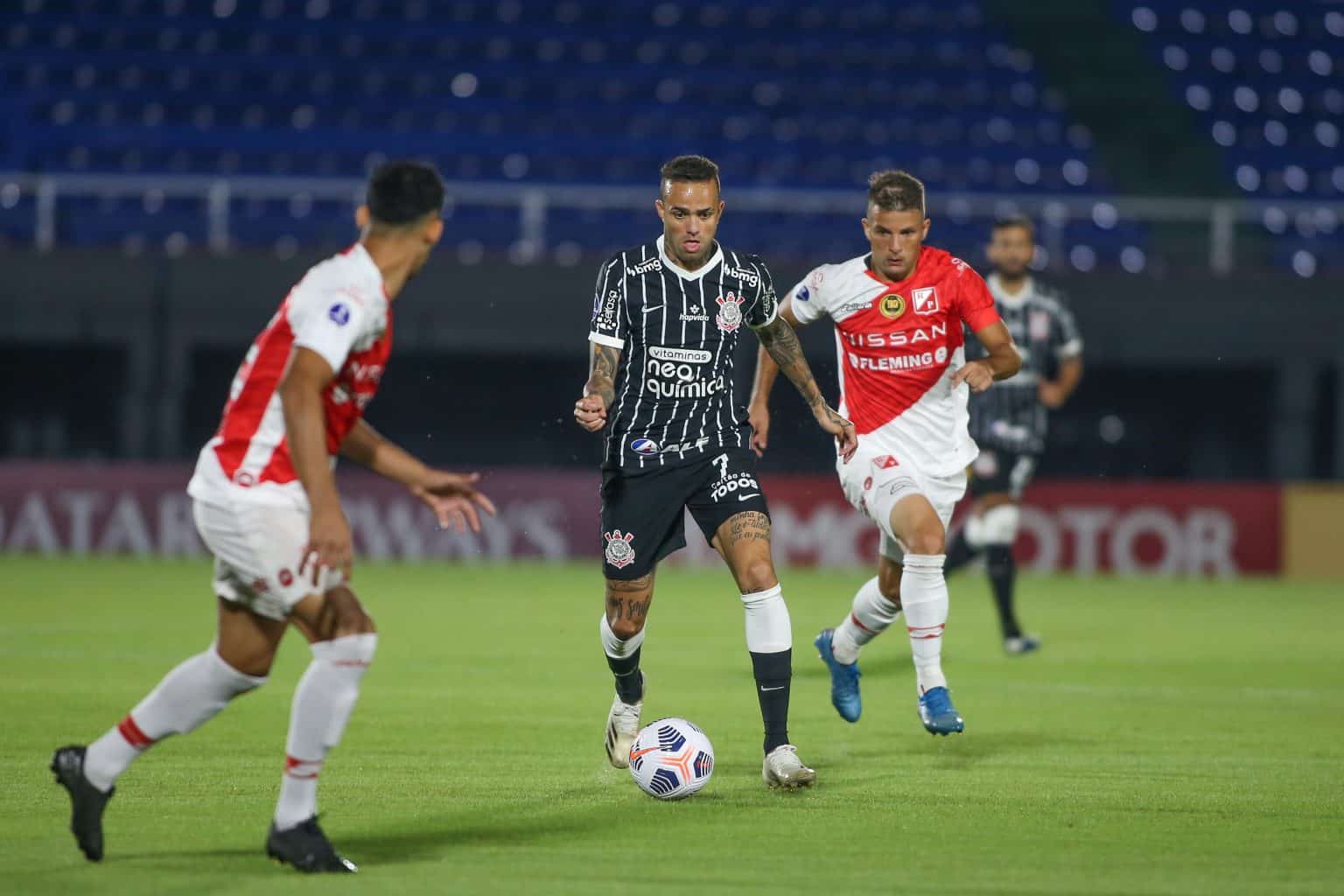 Mancini elogia atuação de Luan: “Um atleta que gosta muito da bola, que quer participar do jogo incessantemente”