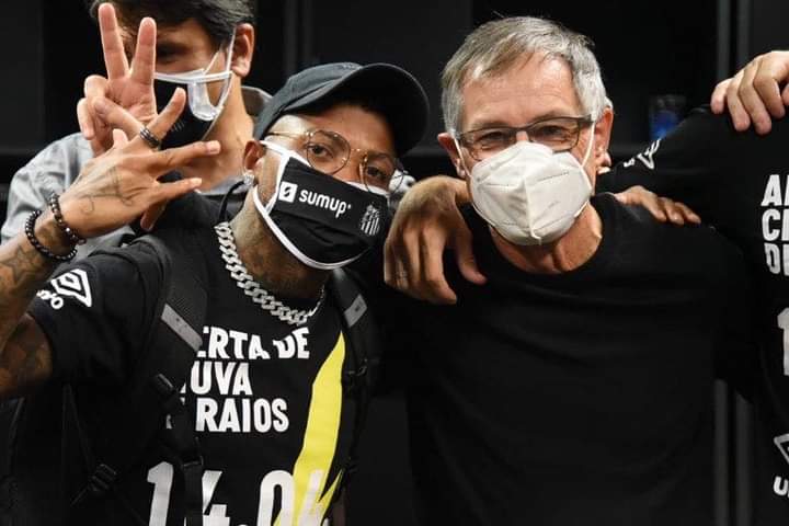 Marinho se desentende com Ariel Holan e pede desculpa: “Minha atitude foi péssima”