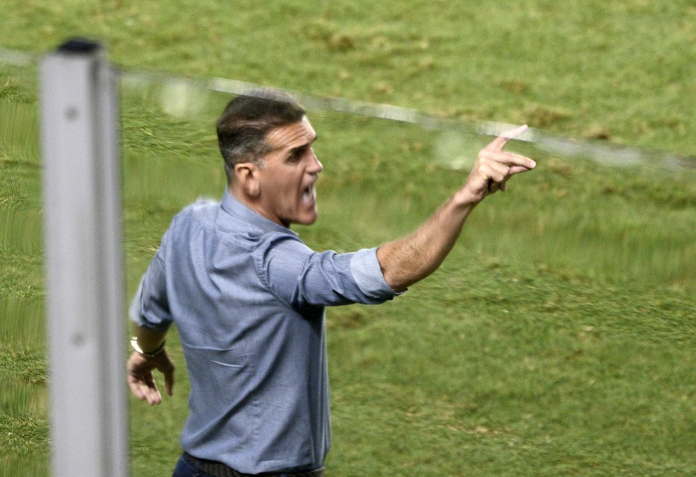 Mancini comemora vitória contra o Santos e pede foco na Copa Sul-Americana: “Amanhã já seremos cobrados por performance, por vitórias e é dessa forma”