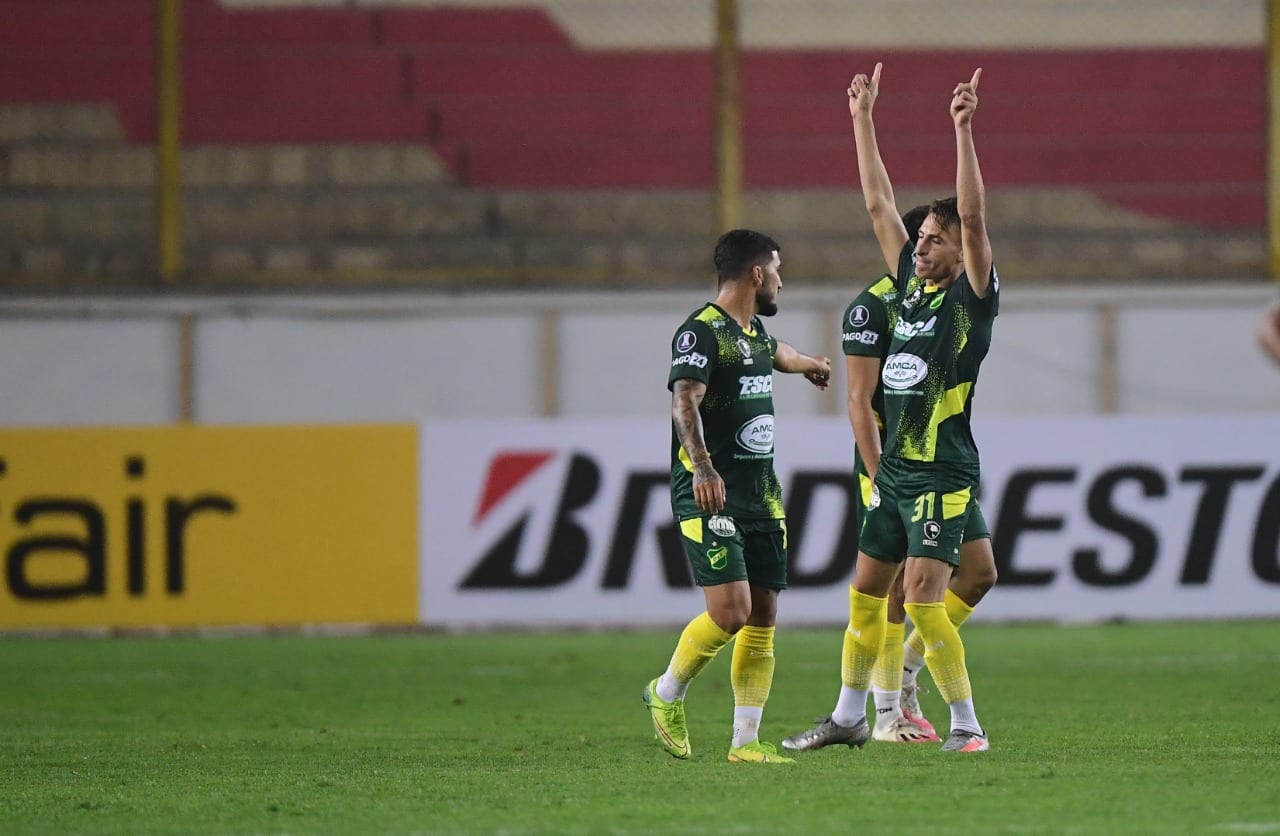 Universitário x Defensa y Justicia como aconteceu – resultado, destaques e reação