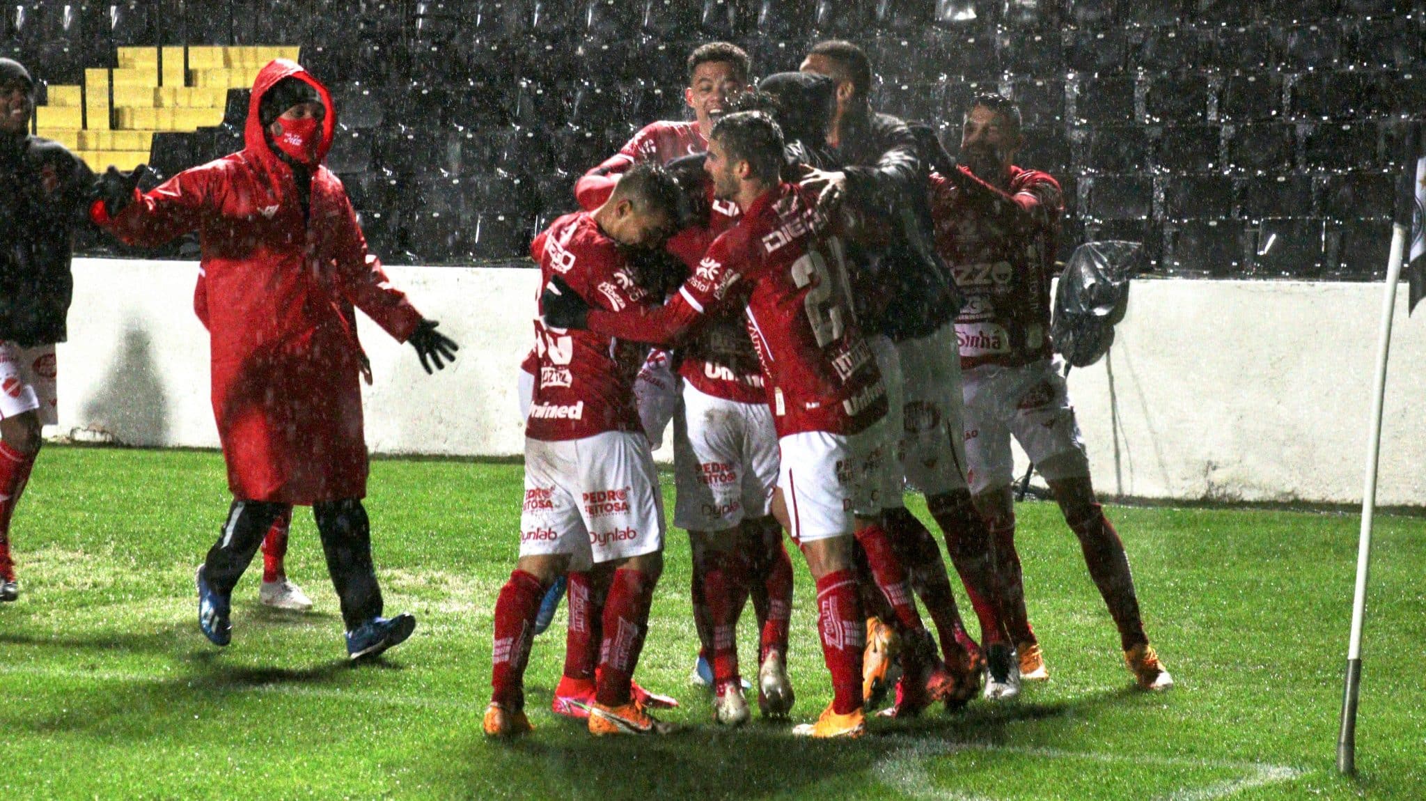 Vila Nova conquista primeira vitória fora de casa na Série B