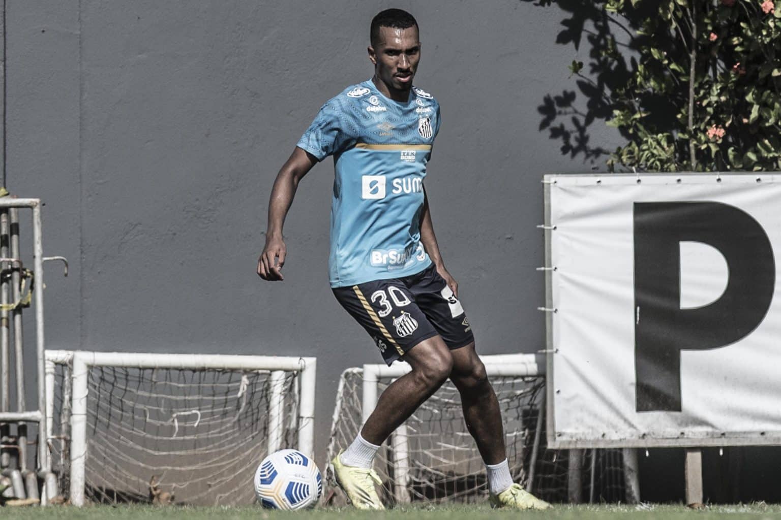 Lucas Braga revela pedidos de Diniz e afirma: “Quem ganha é o Santos”