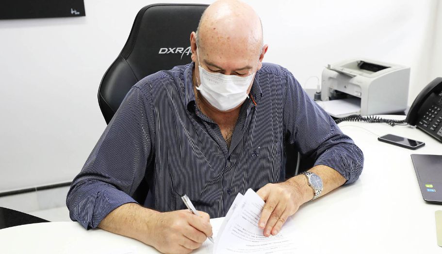 Santos negocia com Barcelona e Doyen por pendências