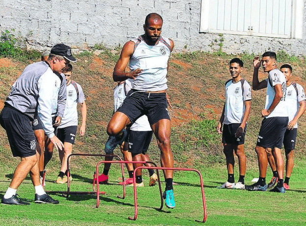 Ponte Preta recebe o Operário-PR em busca dos três pontos