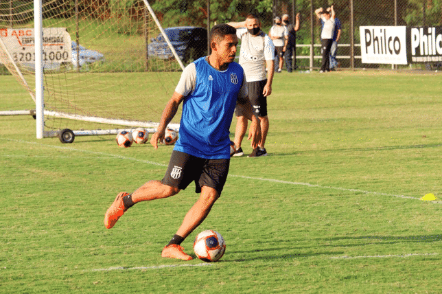 Ponte Preta busca permanência de Dawhan e trava negociação do volante com o Cruzeiro
